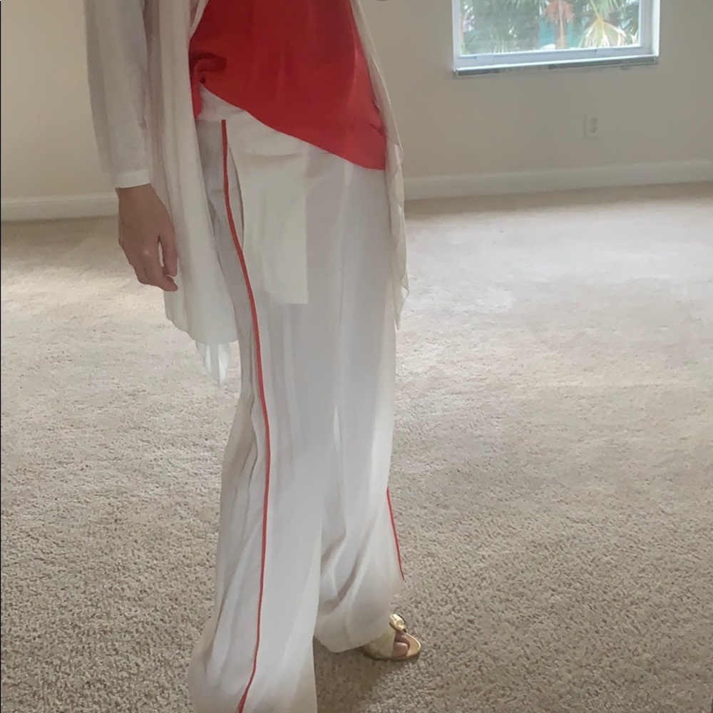 White/Ivory with orange/red trim size 6 - Picture 10 of 16
